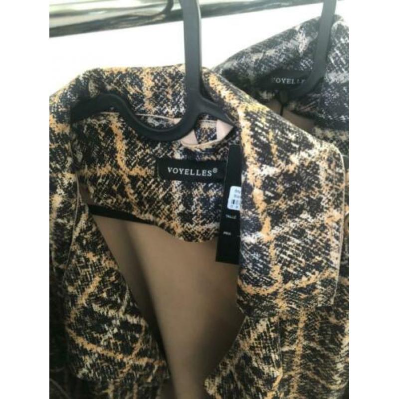 Restpartij trenchcoats voorjaar 4 stuks
