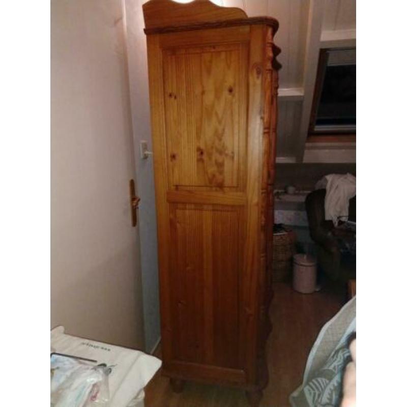 Grenen kast