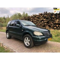 Mercedes-Benz M-klasse 270 CDI Groen Youngtimer Nw. APK