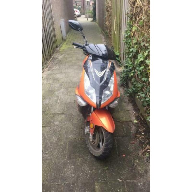 Berini striker scooter