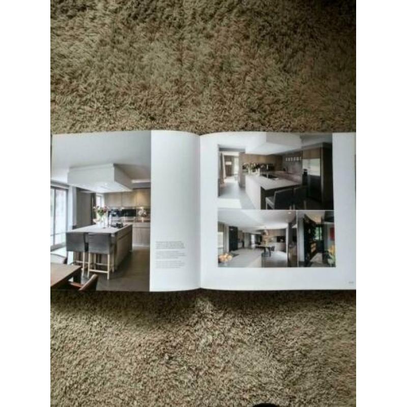 Twee boeken vol ideeën voor interieur en tuin.