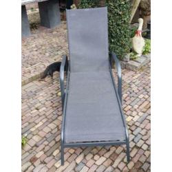 2 x Ligbed - tuinstoel - ligstoel - ligbedden