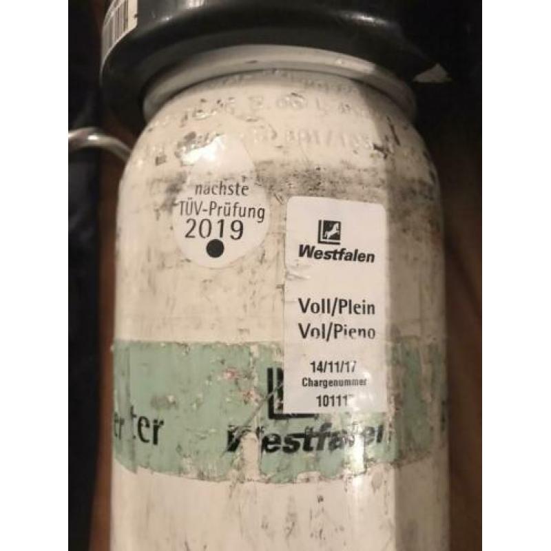 2 zuurstofcilinders