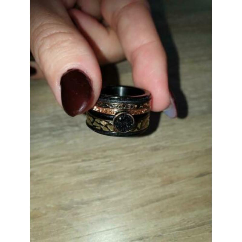 Ixxxi ringen maat 18 en 18,5