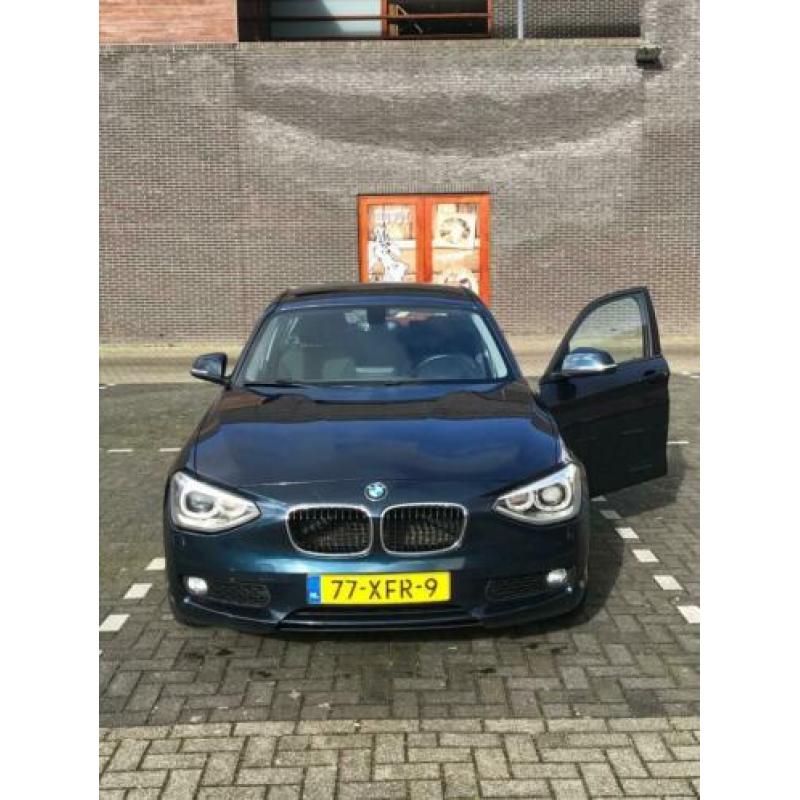 BMW 1-Serie 116I BUSINESS+ AUT.xenon,navi,pdc (bj 2012)
