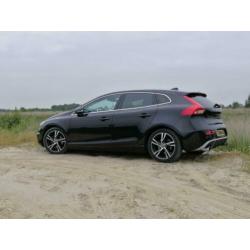 Nette Volvo V40 1.6 D2 R-design te koop! Met NAP.