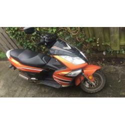 Berini striker scooter