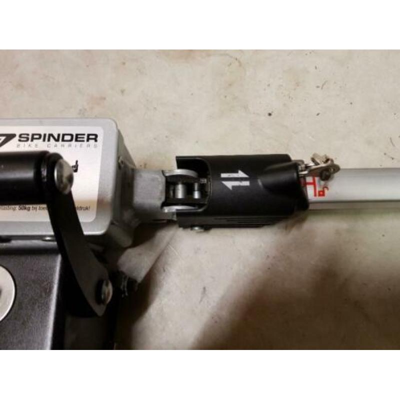 Fietsendrager Spinder kantelbaar en tevens afsluitbaar
