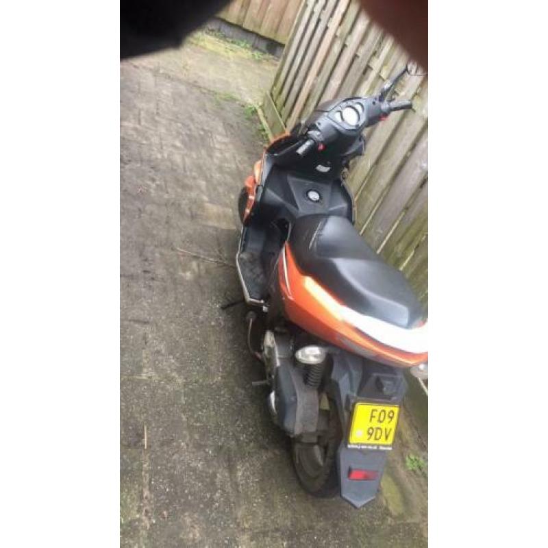 Berini striker scooter