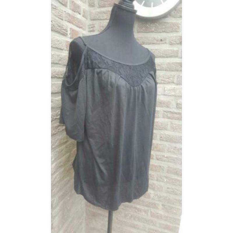Zwarte open schouder spagetti top maat 5xl