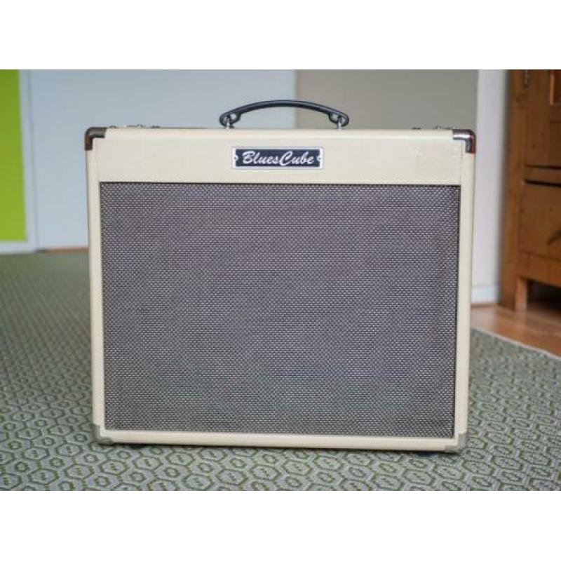 Roland Blues Cube Stage 60 W versterker + Roqsolid hoes