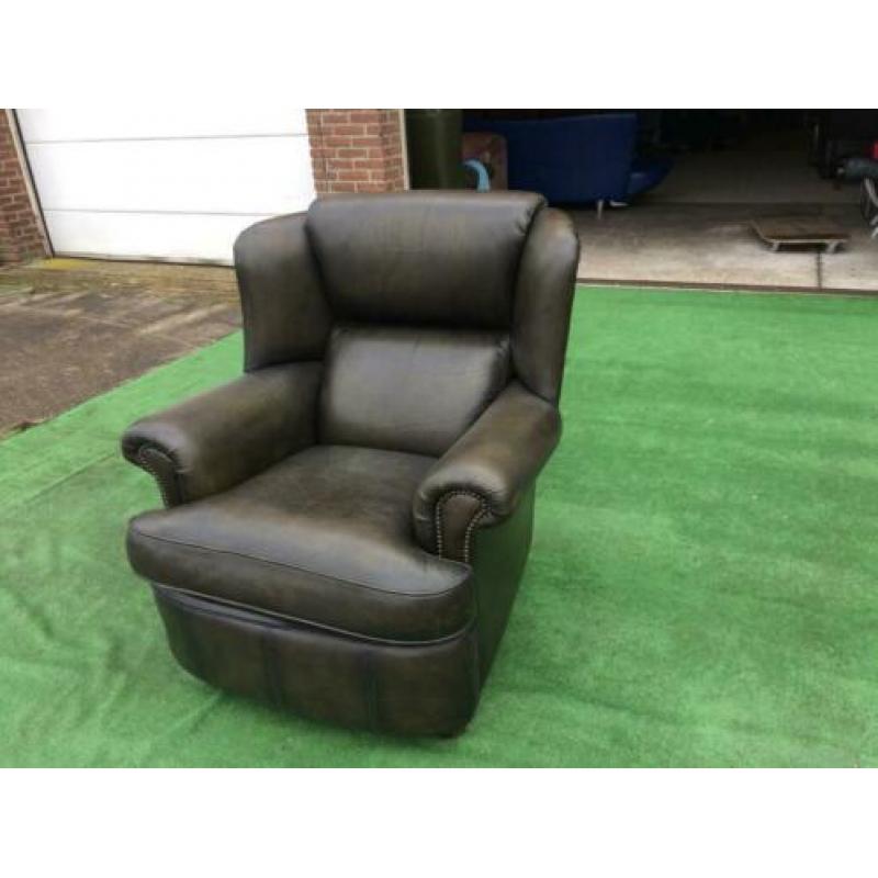 Olijfgroen leren oorfauteuil +GRATIS BEZORGING