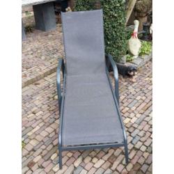 2 x Ligbed - tuinstoel - ligstoel - ligbedden
