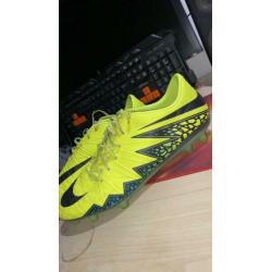 Nette nike supervenom voetbalschoenen