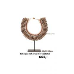 Schelpketting met voetstuk eric kuster