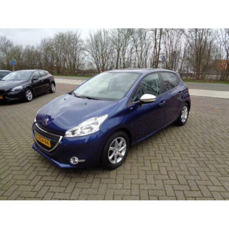 Peugeot 208 1.2 e-VTi Style AUTOMAAT NAVIGATIE CRUISE