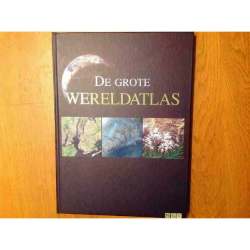 ‘De grote wereldatlas' (met prachtige NASA satellietbeelden)