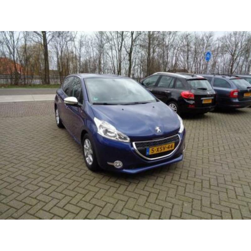 Peugeot 208 1.2 e-VTi Style AUTOMAAT NAVIGATIE CRUISE