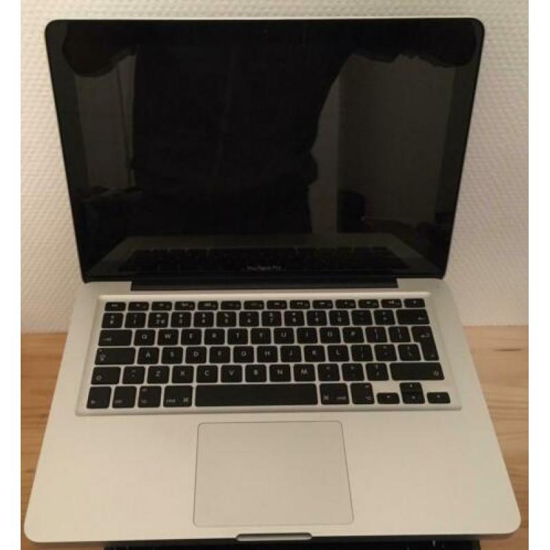 Macbook Pro 13 inch Medio 2012 met tas en oplader