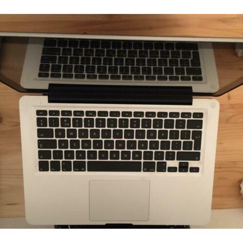 Macbook Pro 13 inch Medio 2012 met tas en oplader