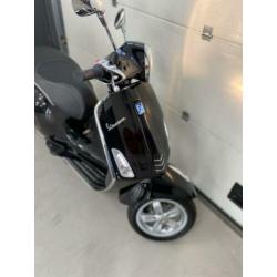Vespa Primavera ( Sprint ) 125cc NIEUWSTAAT 900KM 2015 ???