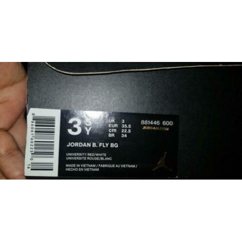 Jordans schoenen maat 35!! Zien er goed uit!