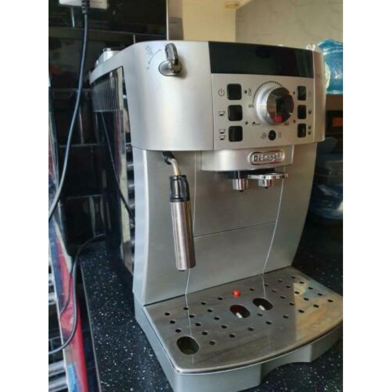 Espressomachine DeLonghli ManificaS