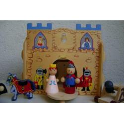 7 del houten kasteel van 23hx23lx18br met draaischijf ridder