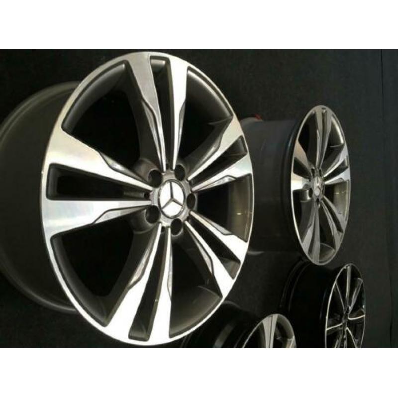 Mercedes lichtmetaal velgen 19"inch Breedset 5x112