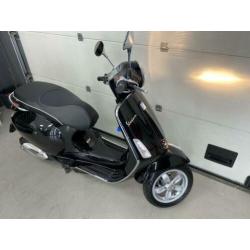 Vespa Primavera ( Sprint ) 125cc NIEUWSTAAT 900KM 2015 ???