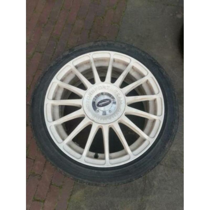 witte velgen met zomerbanden 195xr5 R16 seat arosa