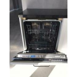 Complete keuken uit 2017 met AEG apparatuur