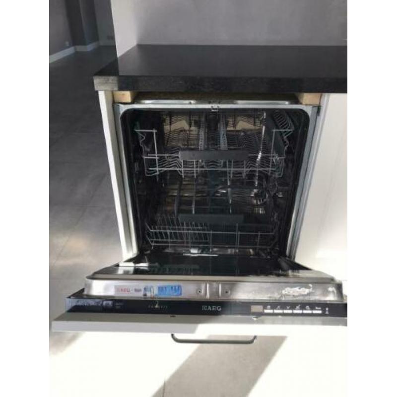Complete keuken uit 2017 met AEG apparatuur