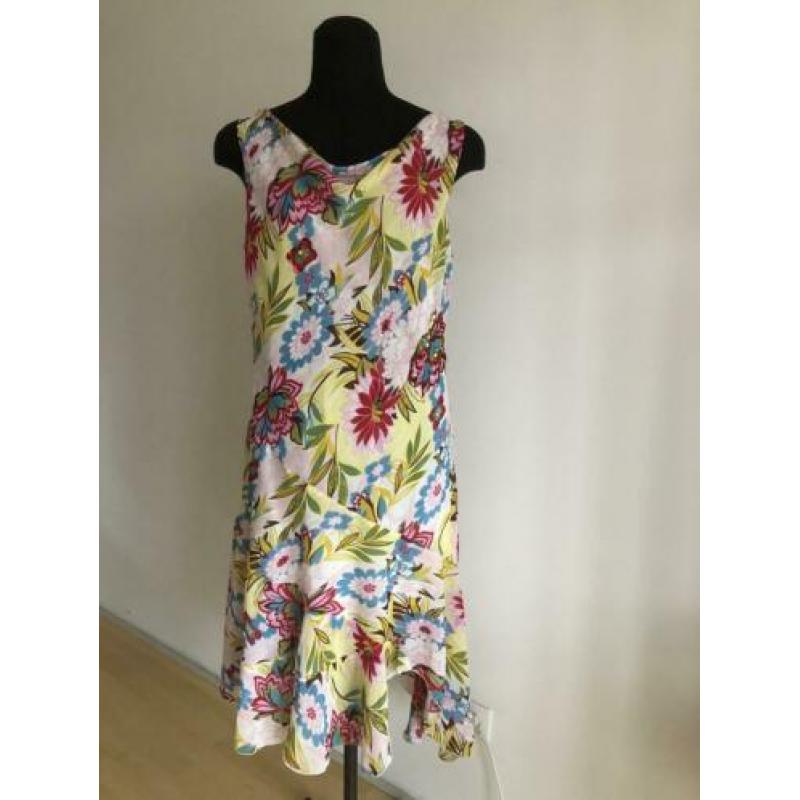 Cassani, fleurige stretch jurk met watervalhals maat 44