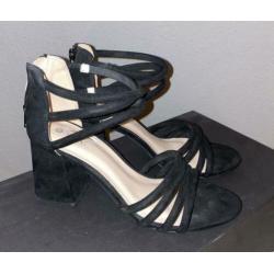 Nova pumps zwart suède maat 38