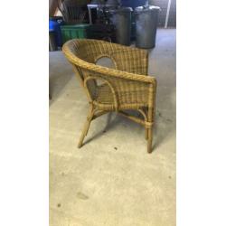 2 lekker zittende rieten stoelen