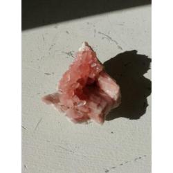 Roze amethist geode in doosje van 43mm
