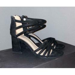Nova pumps zwart suède maat 38