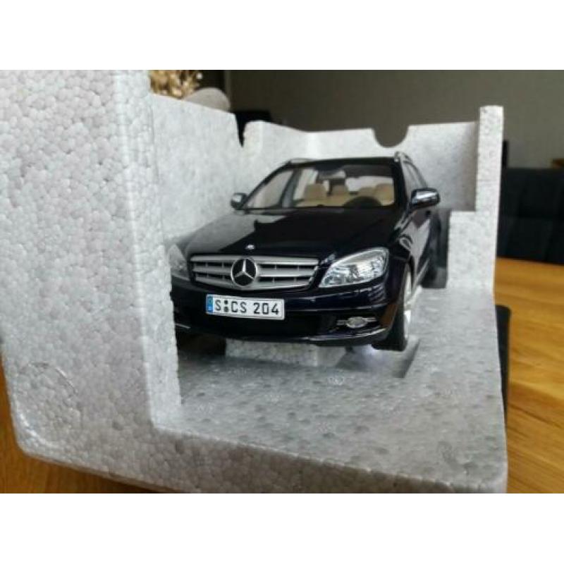 Dealer Autoart Mercedes Benz C T Model Blauw