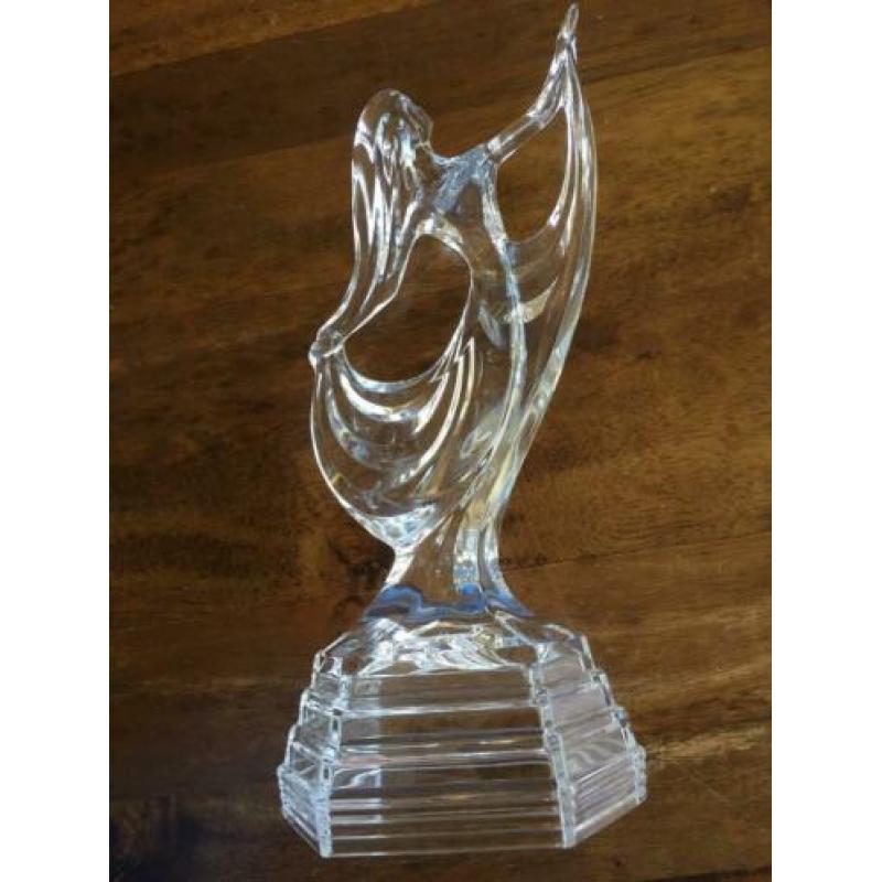 Sierlijke kristallen danseres.