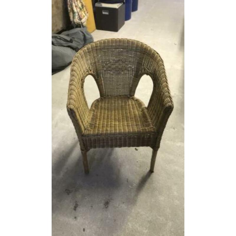 2 lekker zittende rieten stoelen