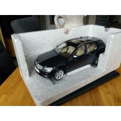 Dealer Autoart Mercedes Benz C T Model Blauw