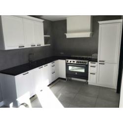 Complete keuken uit 2017 met AEG apparatuur