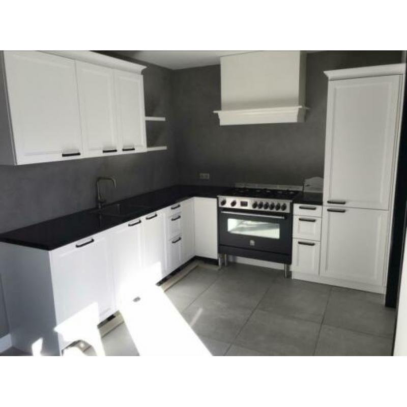 Complete keuken uit 2017 met AEG apparatuur
