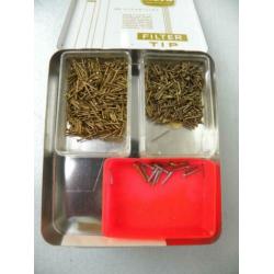 Blikjes Cigarillos Agio met schroeven, boutjes, enz, lijst 2