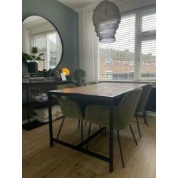 4 velvet/fluweel groene eetkamer stoelen van VT WONEN