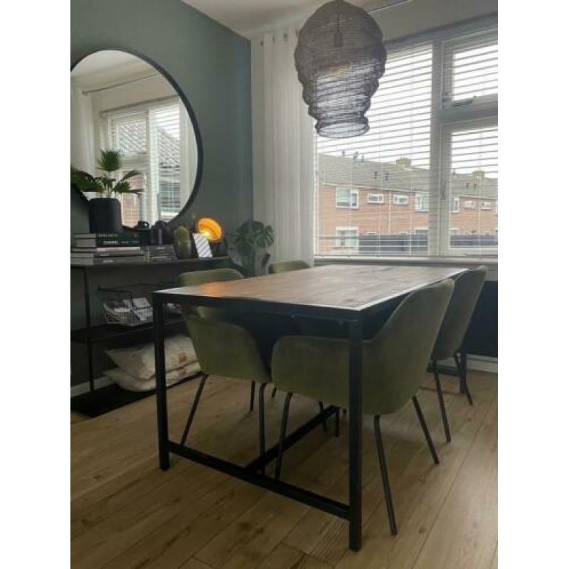 4 velvet/fluweel groene eetkamer stoelen van VT WONEN