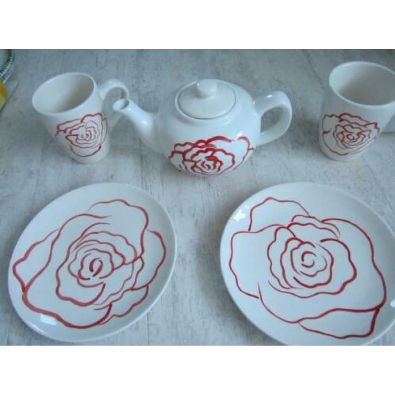 servies koffie/theepot aardewerk nieuw.