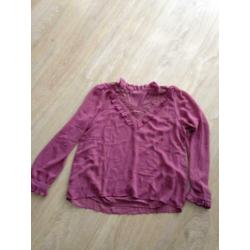NIEUW BLOUSE OUD ROZE MT 42 MET V HALS KANT RUCHES (Box A)
