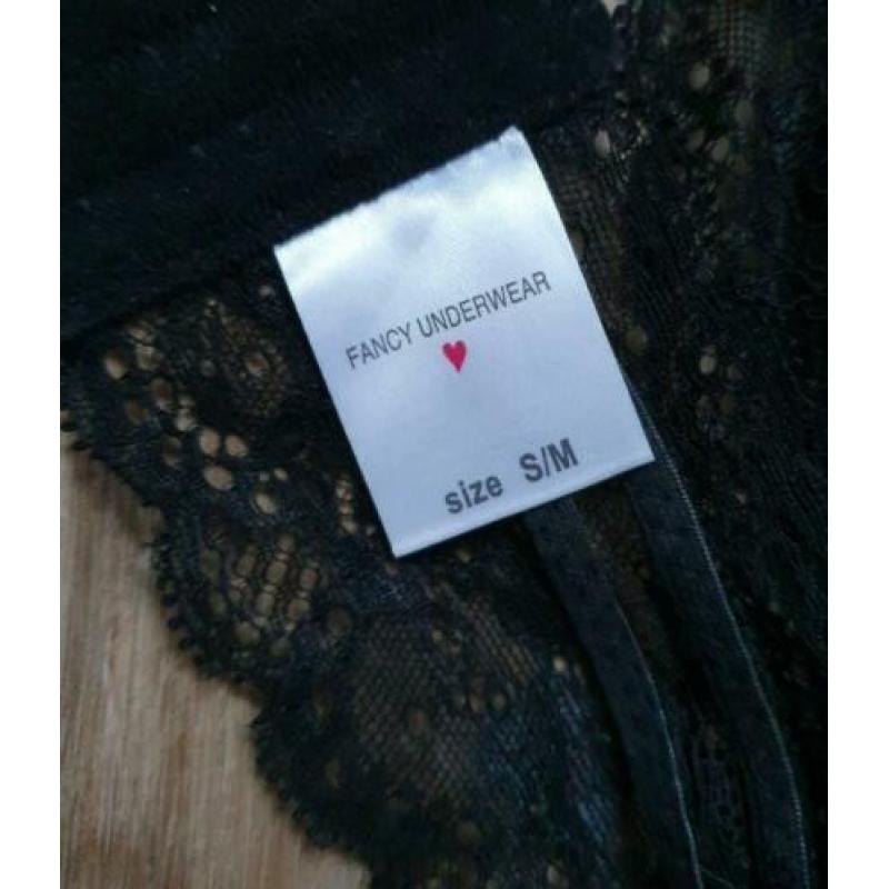 BH mt S/M zwart kant Fancy Underwear